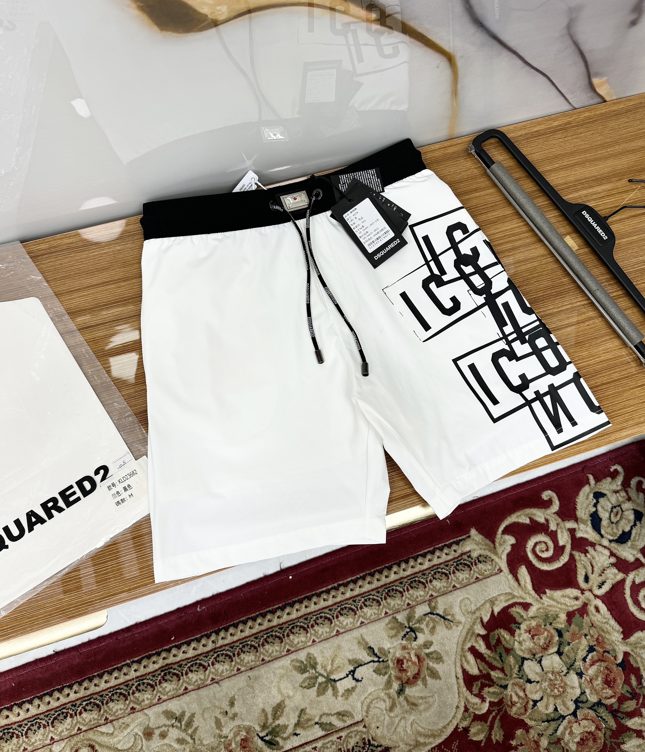 Quần short gió Dsquared2 DSQ2 họa tiết logo Icon kẻ ô Like Auth 1-1 on web CD